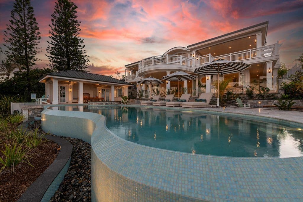 Luxurious beachside