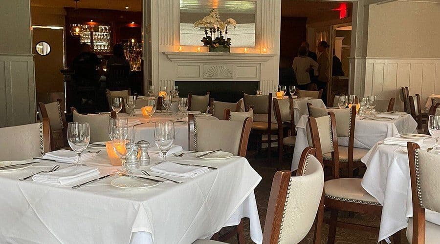 Steakhouse Flavors & Pubside Relaxation