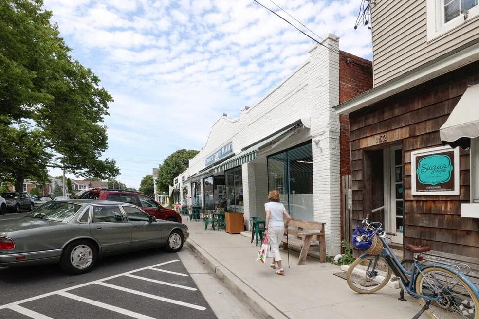 Bistro Breakfast & Nature Trails
