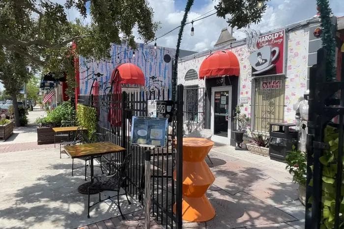 Harold's Coffee Lounge