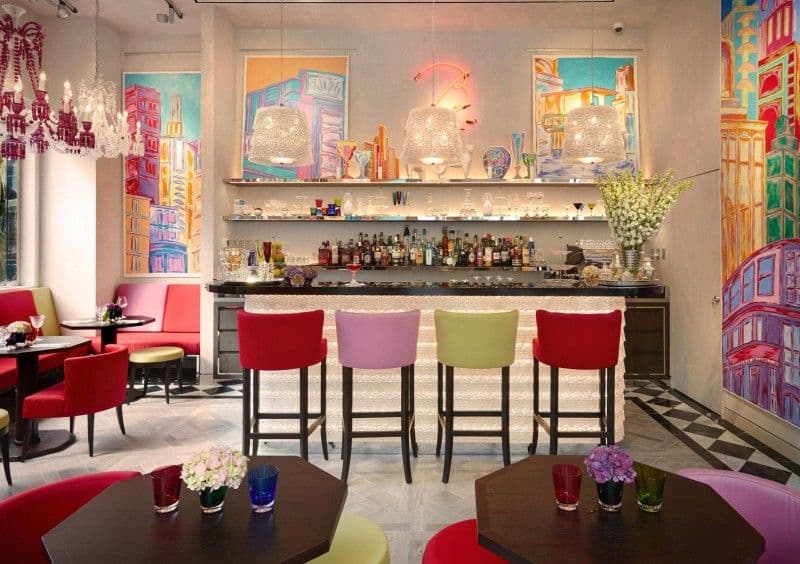 Sophisticated restaurant