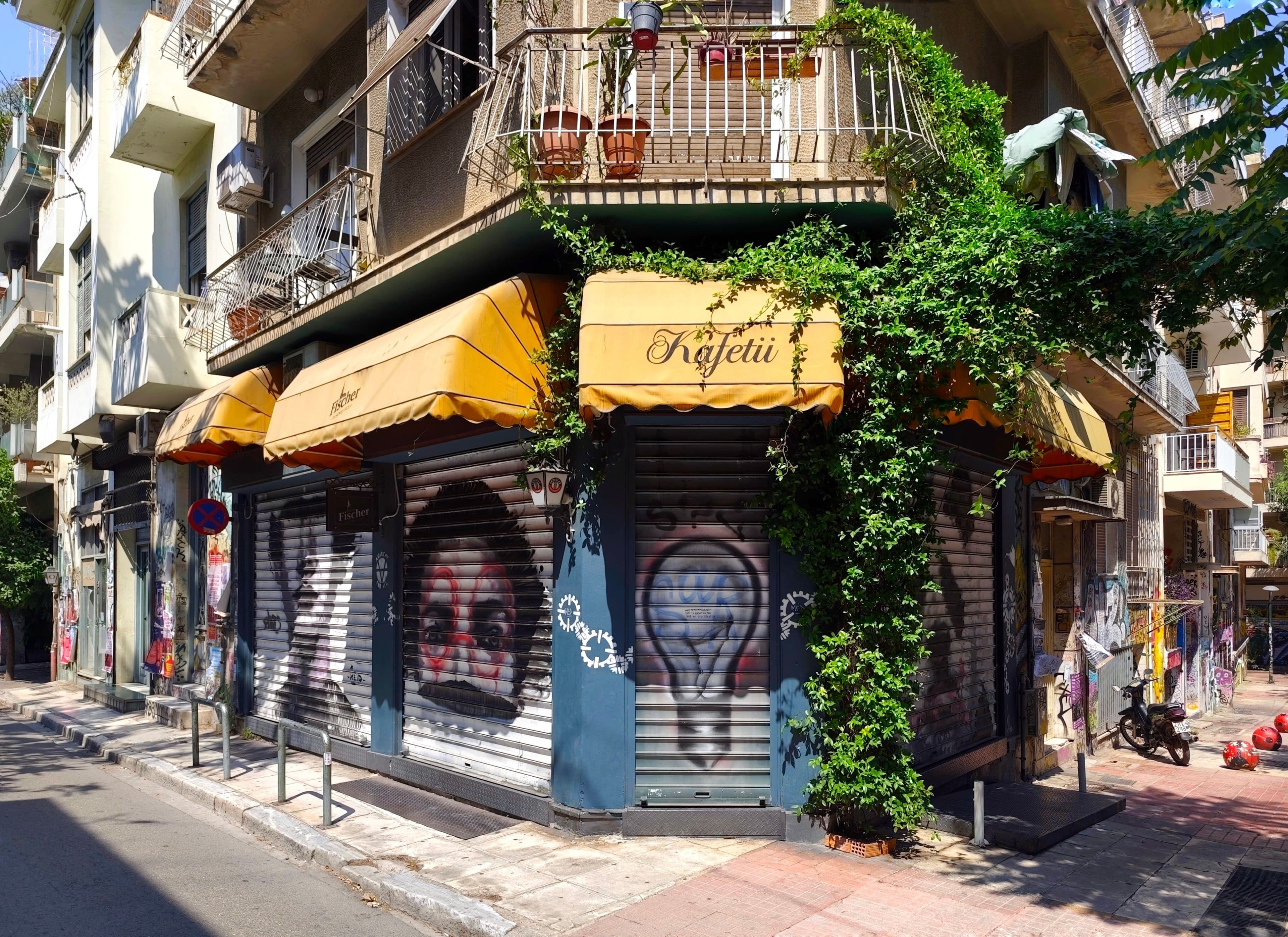 Brunch amidst designer boutiques